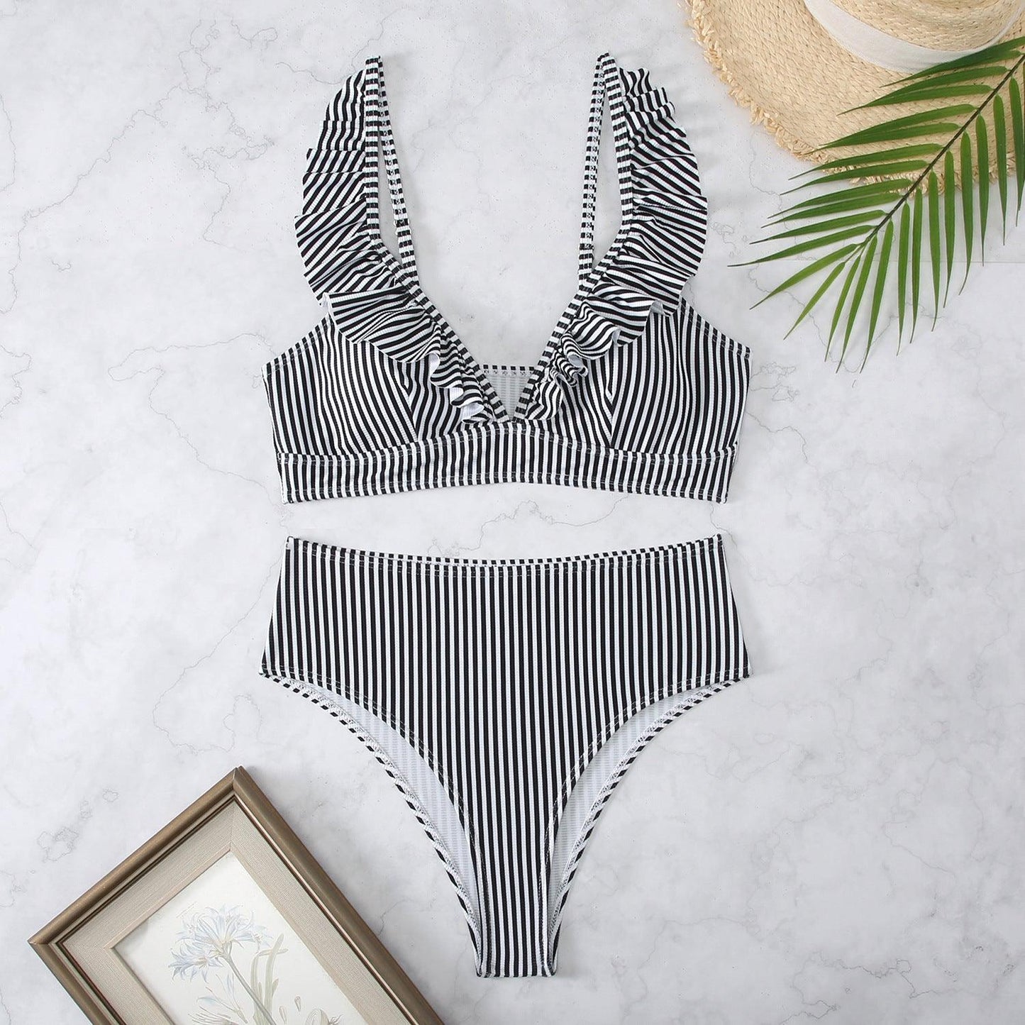 Fresh And Retro Striped Split Small Chest Bikini Vacation Swimwear