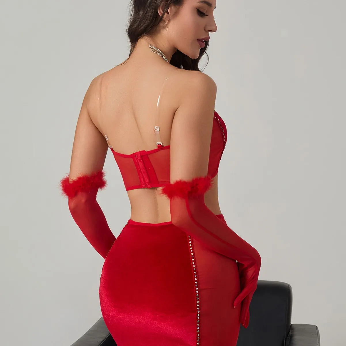 Heart Me Velvet Set 
(Gloves Included)