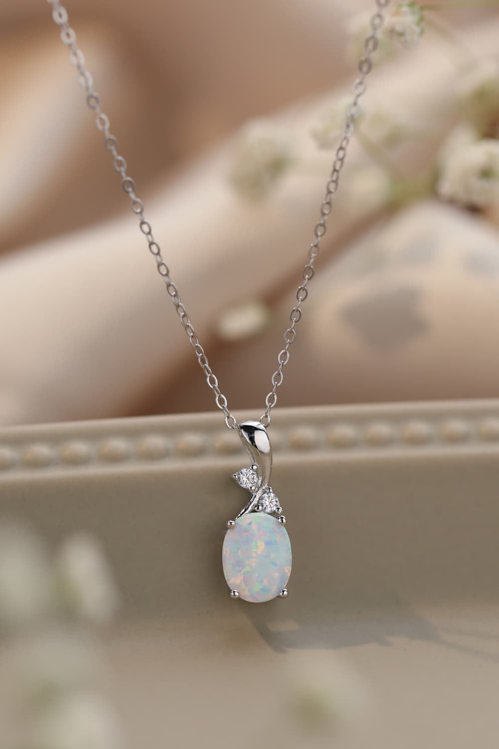 Opal Oval Pendant Chain Necklace - NawdeX