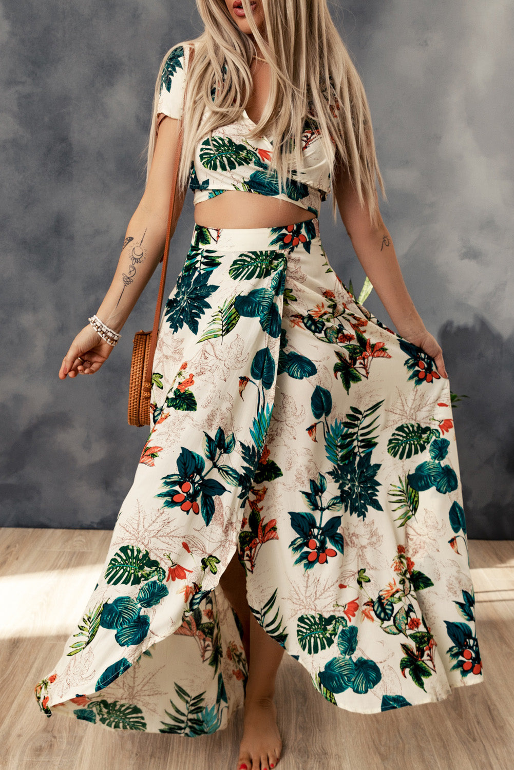 Tropical Print Crop Top and Maxi Skirt Set - NawdeX