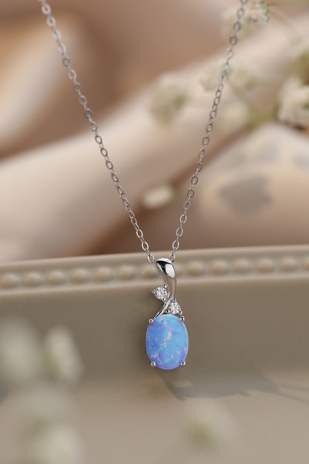 Opal Oval Pendant Chain Necklace - NawdeX