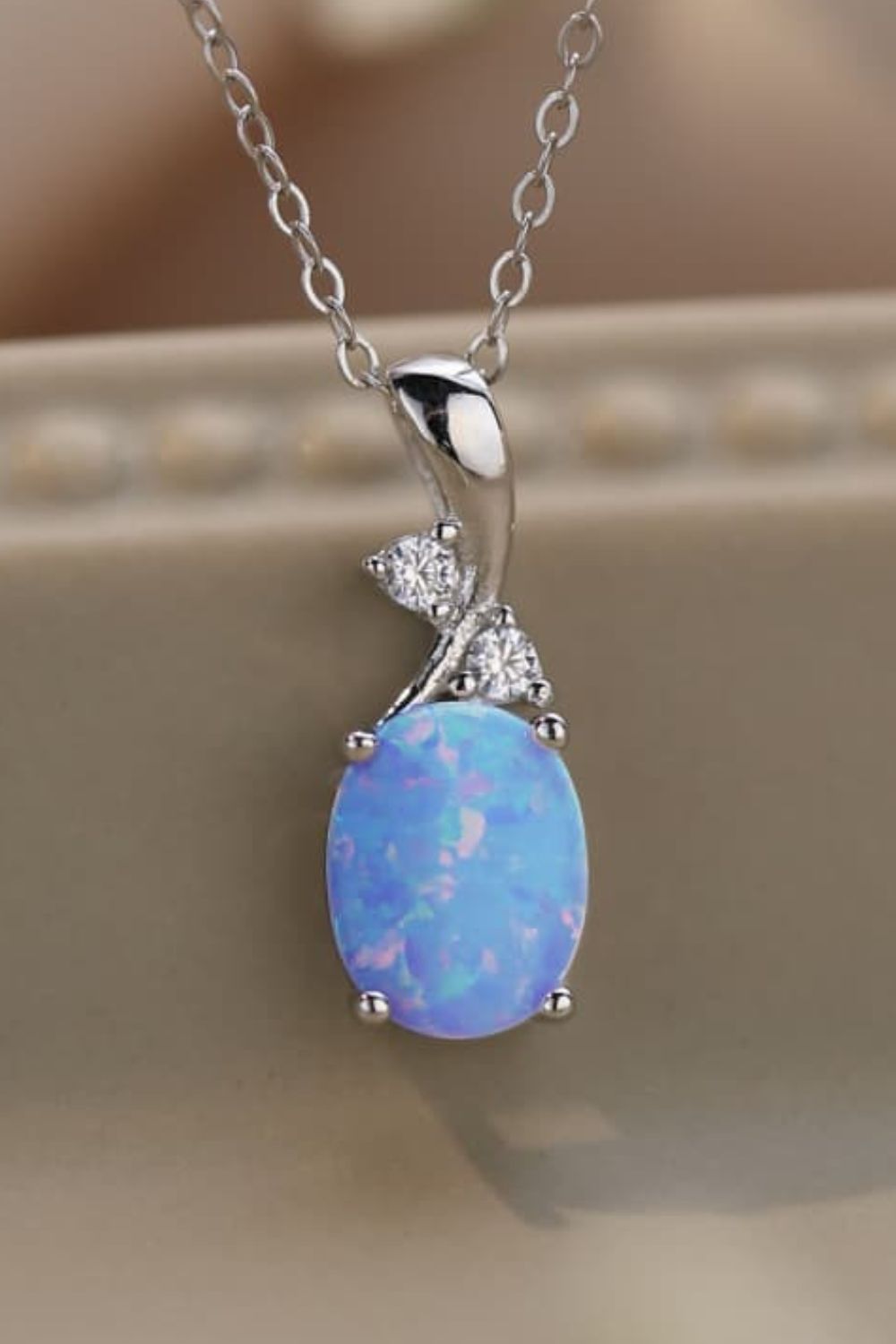 Opal Oval Pendant Chain Necklace - NawdeX